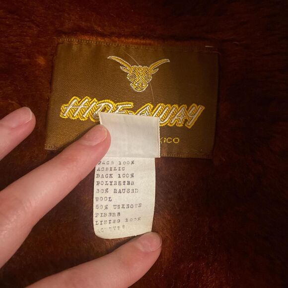 Vintage Genuine Leather Heavy faux fur-lined coat with matching gloves - Picture 3 of 8